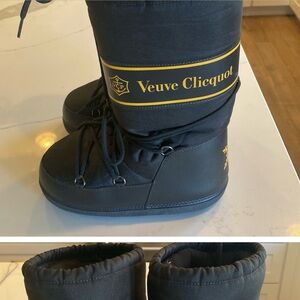 NWOT Veuve Clicquot "moon boot" style boots